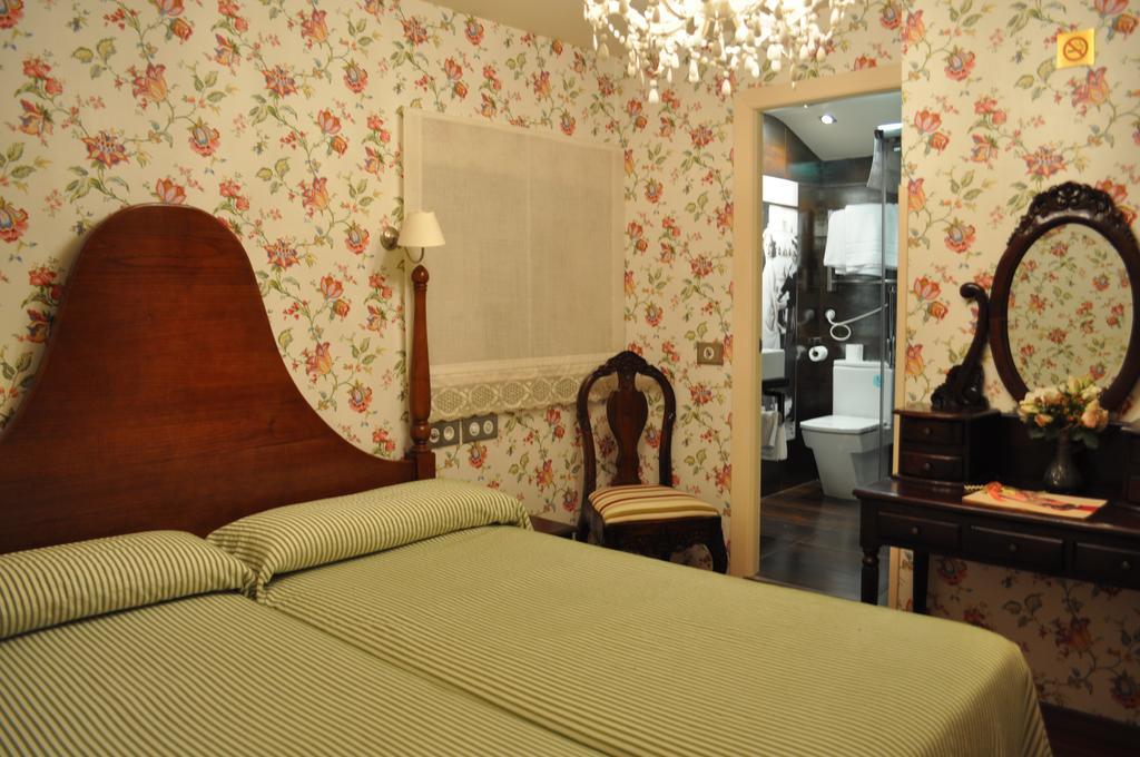 Hotel Casa Fernando III Ballota Buitenkant foto